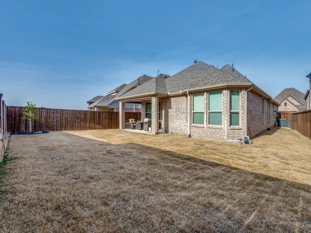 1808 Pelham Drive, Aubrey, TX 76227