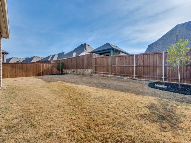 1808 Pelham Drive, Aubrey, TX 76227