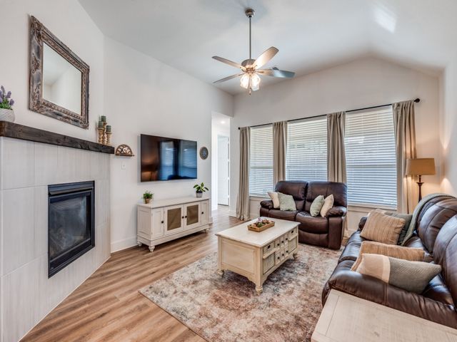 1808 Pelham Drive, Aubrey, TX 76227