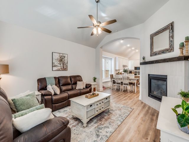 1808 Pelham Drive, Aubrey, TX 76227