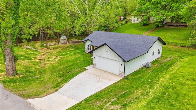 2944 N Highland Street, Avondale, MO 64117
