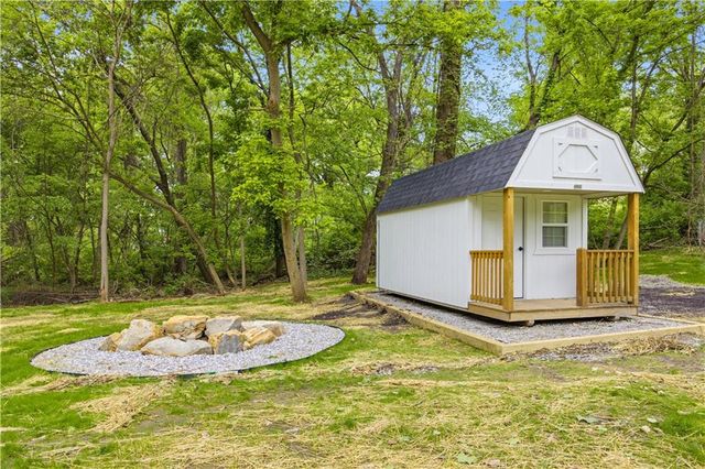 2944 N Highland Street, Avondale, MO 64117