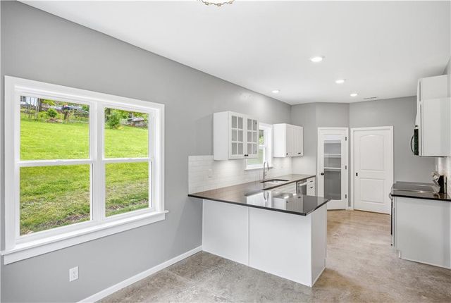 2944 N Highland Street, Avondale, MO 64117