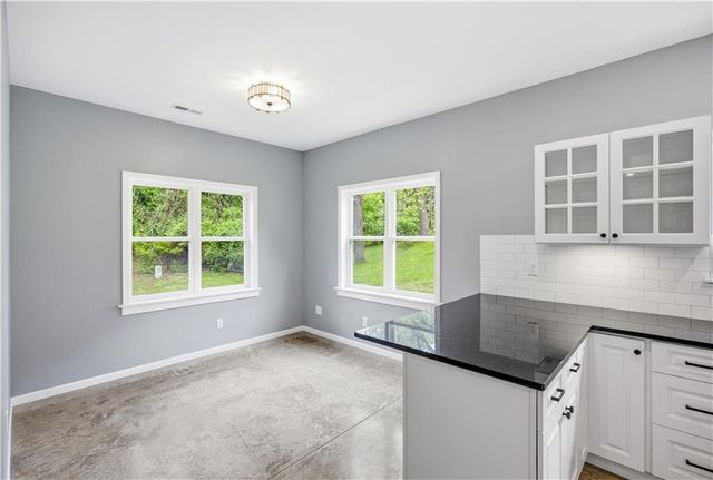2944 N Highland Street, Avondale, MO 64117