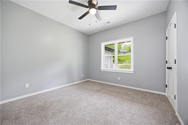 2944 N Highland Street, Avondale, MO 64117