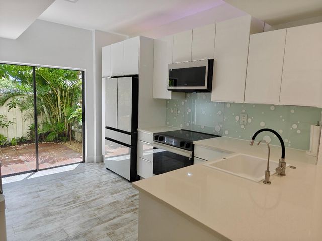 210 BELLA VISTA Court N 10, Jupiter, FL 33477