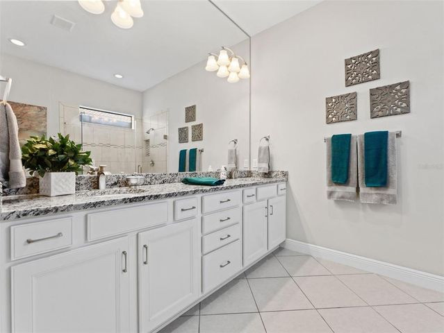 5116 LAKECASTLE DRIVE, Tampa, FL 33624