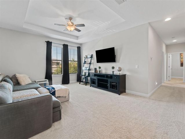 5116 LAKECASTLE DRIVE, Tampa, FL 33624