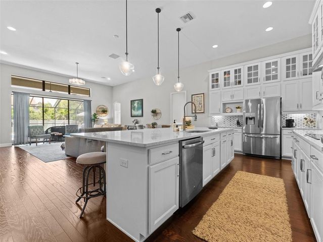 5116 LAKECASTLE DRIVE, Tampa, FL 33624