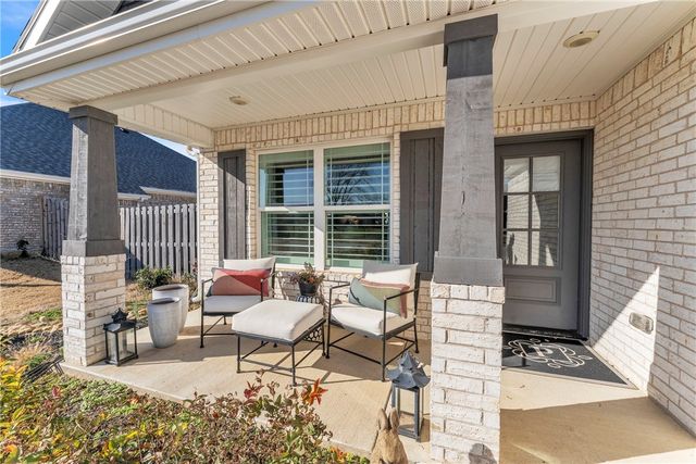 221 S Nightfall Avenue, Farmington, AR 72730