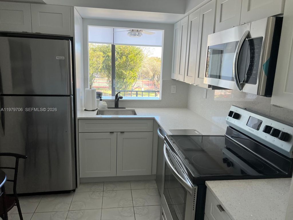 9440 W Flagler St 305, Miami, FL 33174