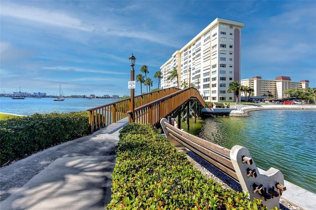 4550 COVE CIRCLE 205, St Petersburg, FL 33708