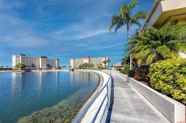 4550 COVE CIRCLE 205, St Petersburg, FL 33708