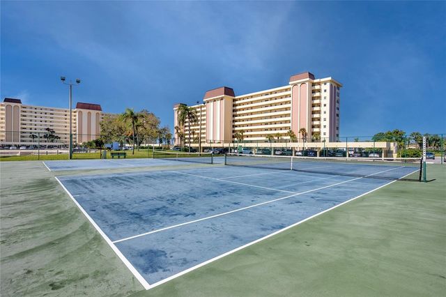 4550 COVE CIRCLE 205, St Petersburg, FL 33708