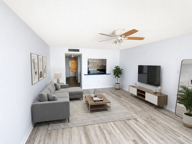 4550 COVE CIRCLE 205, St Petersburg, FL 33708