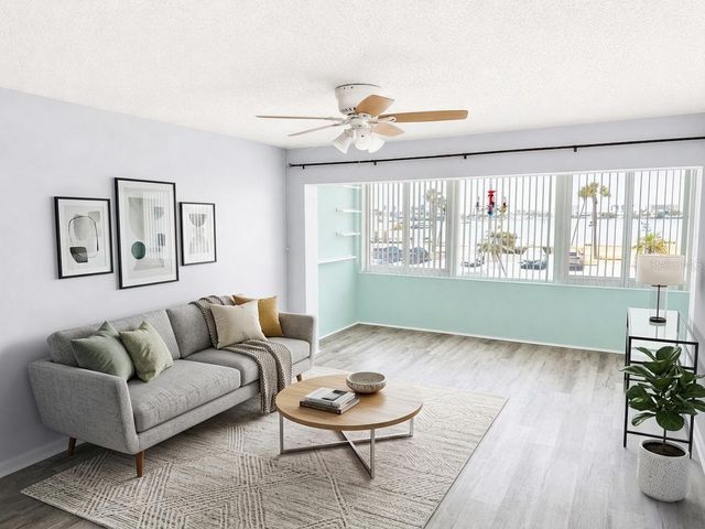 4550 COVE CIRCLE 205, St Petersburg, FL 33708