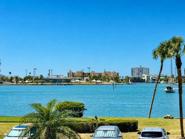 4550 COVE CIRCLE 205, St Petersburg, FL 33708