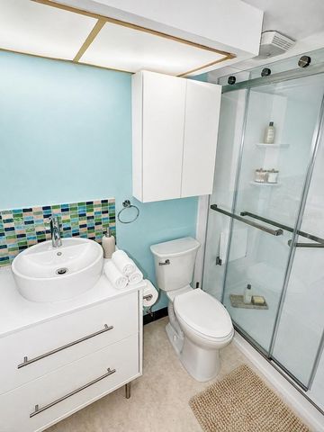 4550 COVE CIRCLE 205, St Petersburg, FL 33708