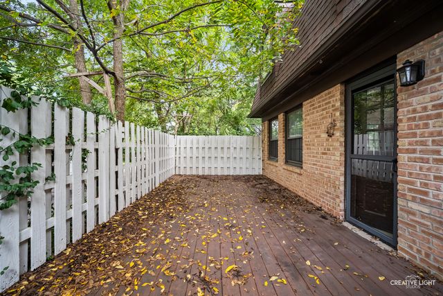 114 Hillside Avenue 114, Barrington, IL 60010