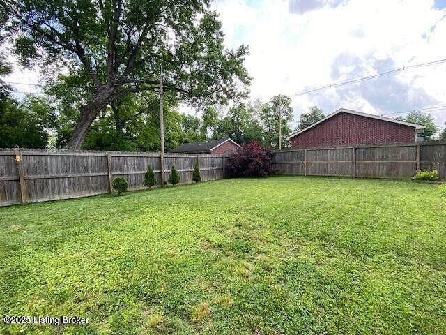 201 E John Fitch Ave, Bardstown, KY 40004