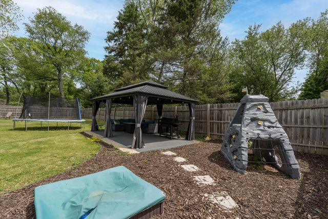1403 Hamelink Drive, Portage, MI 49002