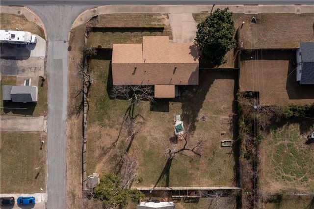 2001 W New Hope Road, Rogers, AR 72758