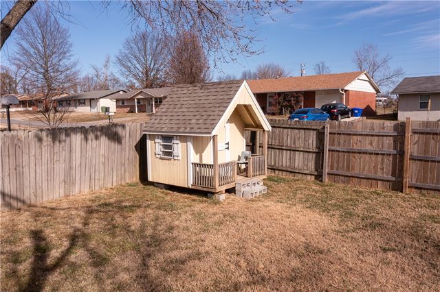 2001 W New Hope Road, Rogers, AR 72758