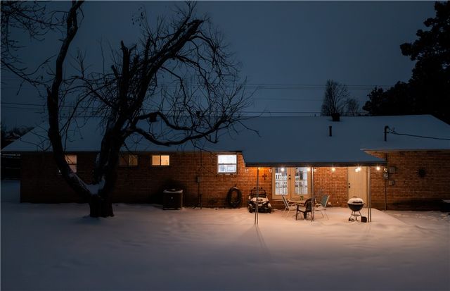 2001 W New Hope Road, Rogers, AR 72758