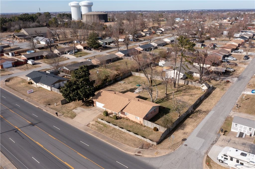 2001 W New Hope Road, Rogers, AR 72758