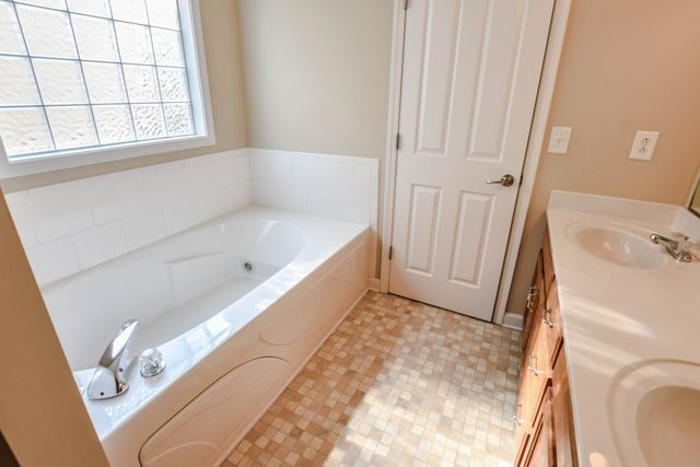 700 Foxfield Drive, Clarksville, TN 37042