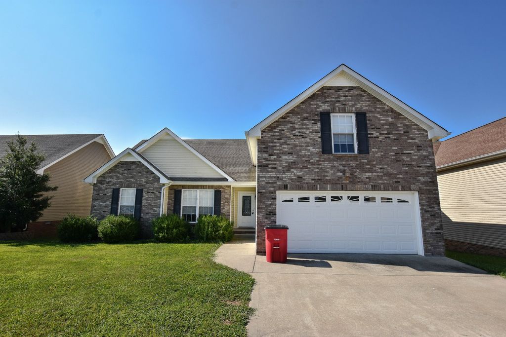700 Foxfield Drive, Clarksville, TN 37042