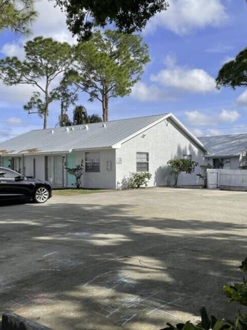 1446 40th Avenue 4, Vero Beach, FL 32960