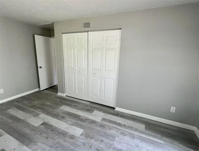 1446 40th Avenue 4, Vero Beach, FL 32960