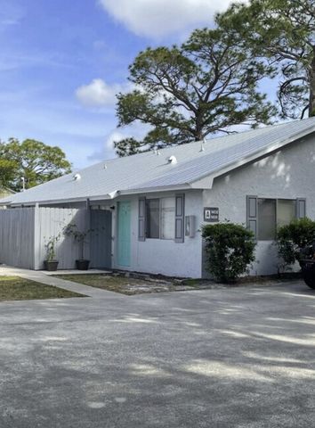 1446 40th Avenue 4, Vero Beach, FL 32960