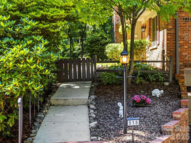 518 Starmount Lane, Hendersonville, NC 28791