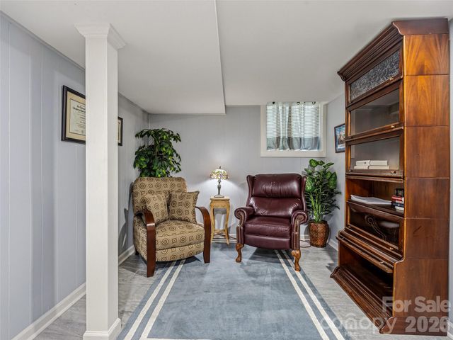 518 Starmount Lane, Hendersonville, NC 28791