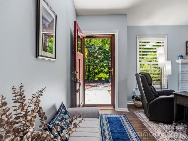 518 Starmount Lane, Hendersonville, NC 28791