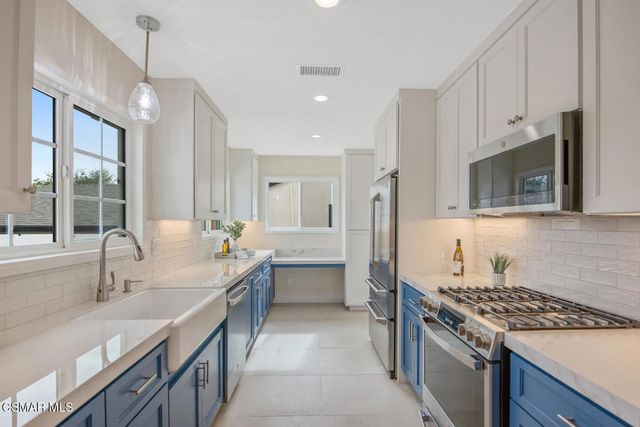 7055 Park Manor Avenue, North Hollywood, CA 91605