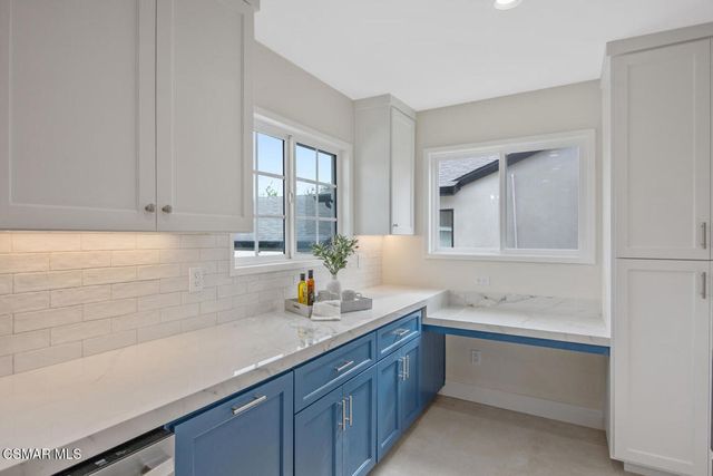 7055 Park Manor Avenue, North Hollywood, CA 91605