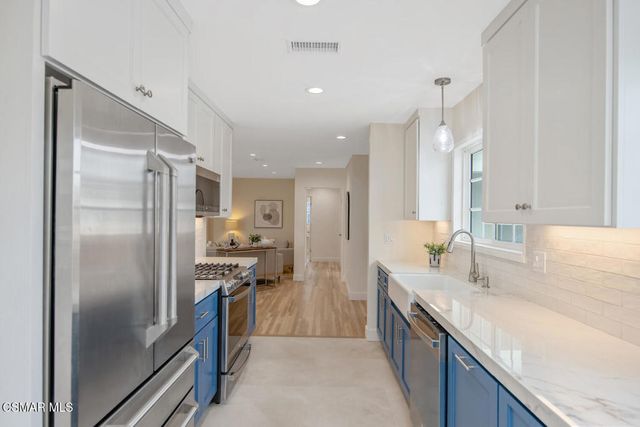 7055 Park Manor Avenue, North Hollywood, CA 91605