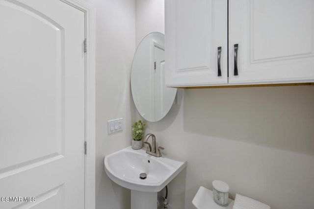 7055 Park Manor Avenue, North Hollywood, CA 91605