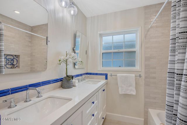 7055 Park Manor Avenue, North Hollywood, CA 91605