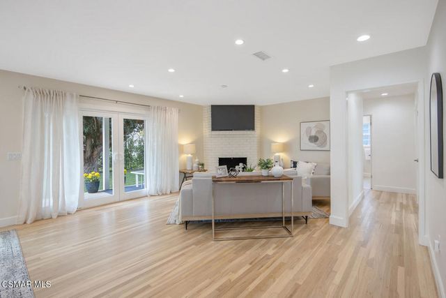 7055 Park Manor Avenue, North Hollywood, CA 91605