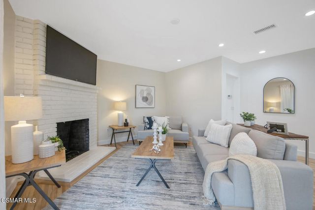 7055 Park Manor Avenue, North Hollywood, CA 91605