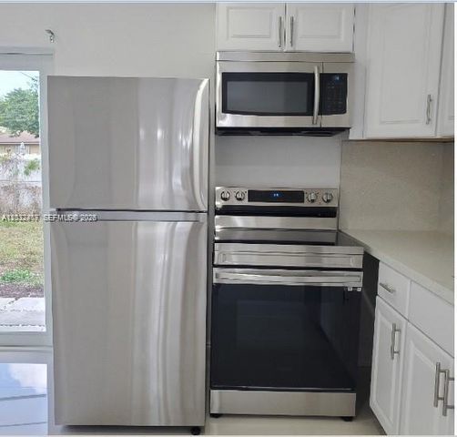 2124 SW 42nd Ter, Fort Lauderdale, FL 33317