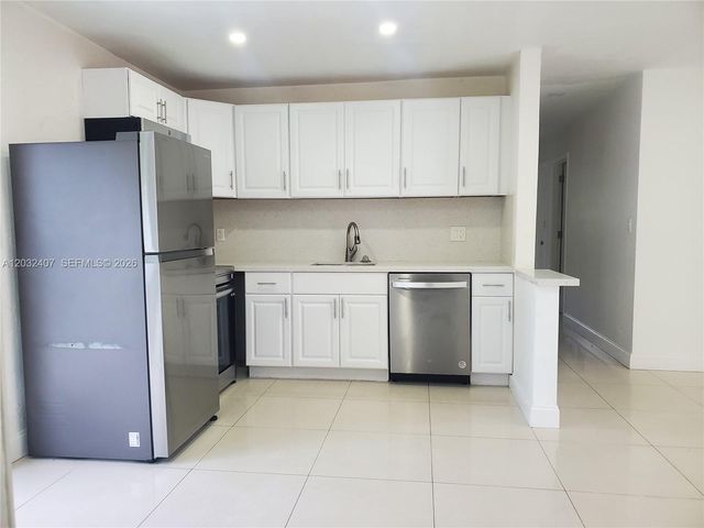 2124 SW 42nd Ter, Fort Lauderdale, FL 33317