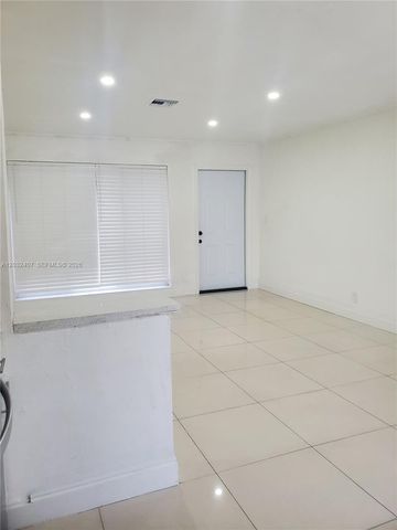 2124 SW 42nd Ter, Fort Lauderdale, FL 33317