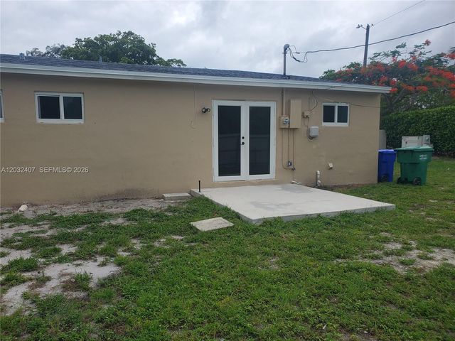 2124 SW 42nd Ter, Fort Lauderdale, FL 33317