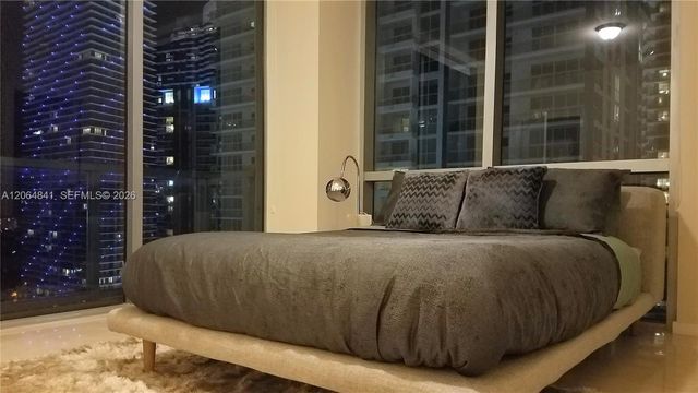 1060 Brickell Ave 2411, Miami, FL 33131