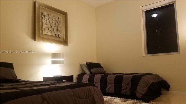 1060 Brickell Ave 2411, Miami, FL 33131
